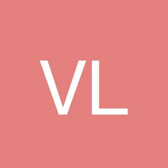 Meet your Poshers, Vickie and Bart - Picture 2 of 6